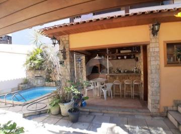Casa · 200m² · 5 Quartos · 4 Vagas · Casa em Venda da Cruz, São Gonçalo/RJ de 200m² 5 quartos à venda por R$ 700.000,00