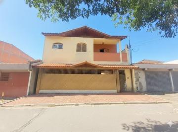 Casa · 376m² · 6 Quartos · 3 Vagas · Sobrado em Jardim São Miguel, Cotia/SP de 376m² 6 quartos à venda por R$ 690.000,00