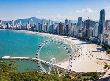 Comercial · 218m² · Sala em Centro, Balneário Camboriú/SC de 218m² para locação R$ 47.000,00/mes