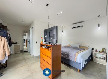 Casa de 4 quartos, Brasília · Qi 11 - 4 suítes. Moderna