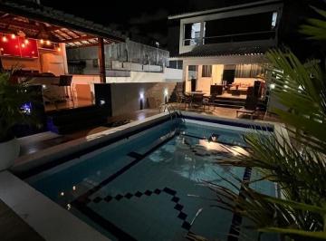 Casa · 570m² · 4 Quartos · 3 Vagas · Vendo em Super Oportunidade Casa com 570m2 com piscina privativa espaço gourmet, 4/4 suítes, garagem