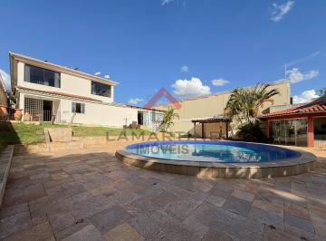 Casa de 5 quartos, Vicente Pires · Localização Privilegiada com Potencial Comercial - Permuta por apartamento