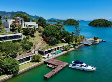 Casa · 1870m² · 7 Quartos · 10 Vagas · Magnífica residência contemporânea costeira em Angra dos Reis