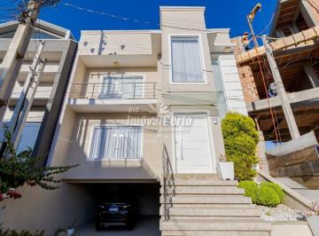 Casa · 230m² · 3 Quartos · 2 Vagas · Sobrado no Pinheirinho com 230m² Útil dentro do co