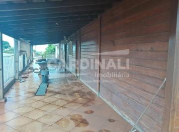 Casa · 300m² · 3 Quartos · 1 Vaga · Sobrado no centro da cidade, com garagem, e iptu incluso no aluguel