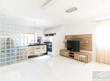 Casa · 417m² · 8 Quartos · 1 Vaga · Sobrado com 7 casas para venda na Vila Araguaia