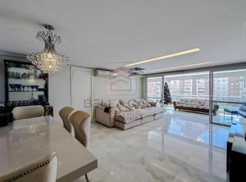 Apartamento · 204m² · 4 Quartos · 4 Vagas · Apartamento na Mooca, 204m2, sendo 04 suítes todas com armários planejados  e  04 vagas