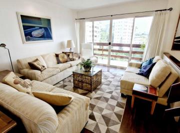 Apartamento · 201m² · 3 Quartos · 4 Vagas · Apartamento á Venda no Morumbi com 201m², 3 quartos sendo 3 suítes, 4 vagas.