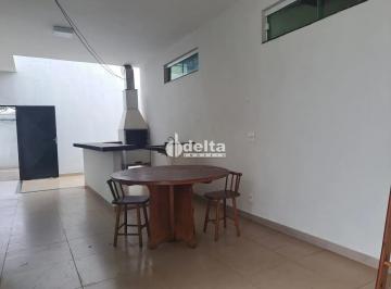 Casa · 400m² · 5 Quartos · 4 Vagas · Casa disponível para venda no bairro Santa Luzia em Uberlândia MG