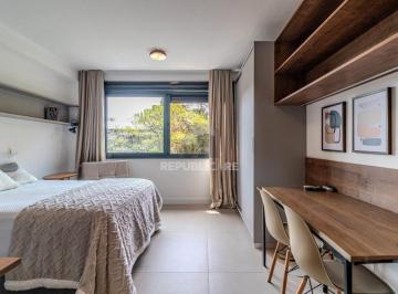 Apartamento · 28m² · 1 Quarto · 1 Vaga · Apartamento com 1 dormitório para alugar no bairro Mont Serrat com 28 m²