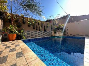 Casa de 2 quartos, Mongaguá · CASA COM PISCINA A VENDA NA PRAIA EM MONGAGUÁ/SP