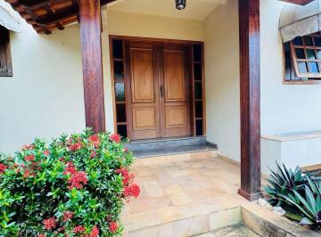 Casa de 4 quartos, Varginha · Casa para venda em Centro, Varginha, Minas Gerais.