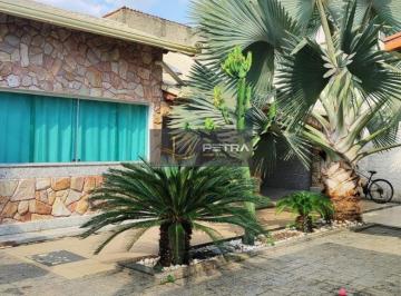 Casa · 250m² · 3 Quartos · Casa à venda - em Fonte Grande