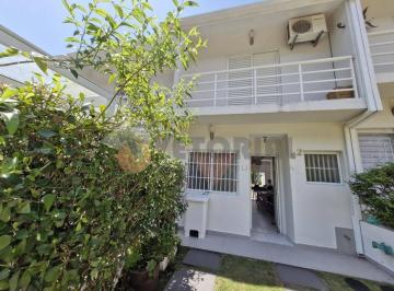 Casa de 3 quartos, São Sebastião · Sobrado 3 dormitórios à venda, 100 m² R$ 650.000 - Cigarras - São Sebastião/SP