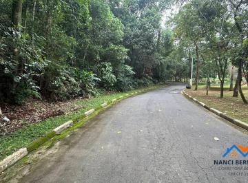 Terreno · 1700m² · Lindo lote com vista para o lago,