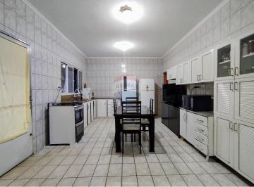 Casa · 193m² · 3 Quartos · 4 Vagas · Casa com 193m², 3 quartos sendo 1 suíte piso superior, à venda no Marincek por R$ 268.500
