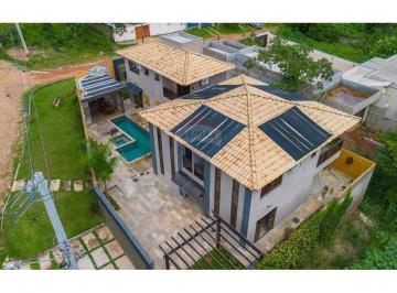 Casa · 299m² · 6 Quartos · Casa com 3 chalés c/ 2 suítes em cada, lazer com piscina, churrasqueira e espaço gourmet!