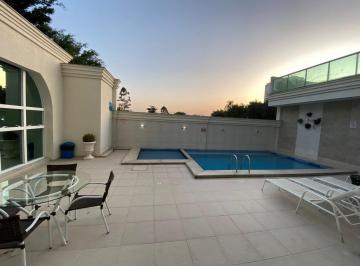 Apartamento de 2 quartos, Itapema · Apartamento de 2 suítes! em meia praia