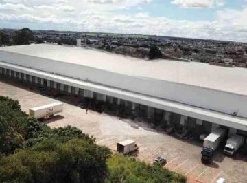 1001211976.jpg · Galpão Logístico de 6.000m² para locação em condomínio logístico com , Pé-direito 15m, Docas e Amplo