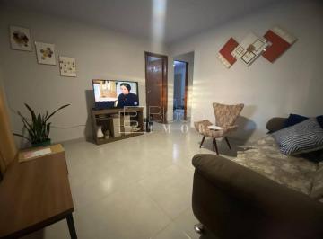 Casa · 176m² · 4 Quartos · 5 Vagas · Casa com 2 quartos + 2 kitnets na QR 407 de Samambaia