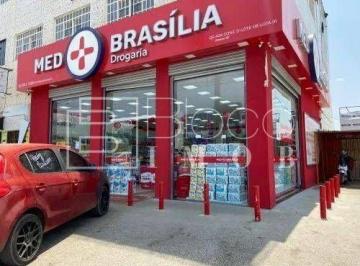 Comercial · 200m² · Vendo farmácia de 200m² toda equipada na QS 404 de Samambaia