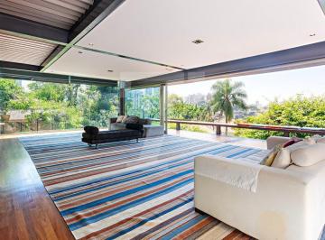 Casa · 266m² · 3 Quartos · 3 Vagas · Reforma sofisticada com vista eterna e soluções sustentáveis no Pacaembu