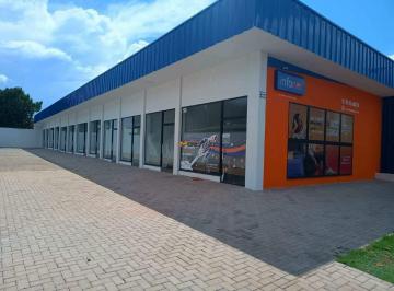 Comercial · 35m² · Sala comercial na Av. Tangará com estacionamento