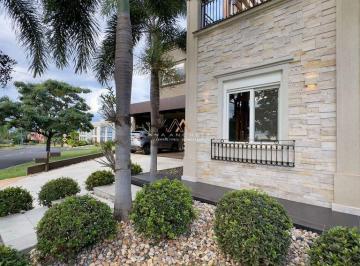 mu1pefs2n2y4mmm0oti5odhi_md · Casa à venda no Quinta do Golfe Residencial, recém reformada, 4 dormitórios