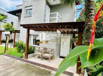 Casa · 122m² · 3 Quartos · 2 Vagas · Casa de condomínio à venda em Barra do Una, litoral!