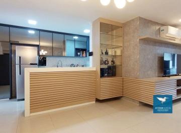 Casa · 180m² · 3 Quartos · 4 Vagas · Casa Duplex com Energia Solar, Móveis Projetados, Piscina e Amplo Deck em Rua Pública na Região Cent