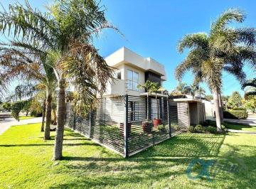 811_i508B806437g14311G_81162b3347b24395.jpg · Casa à venda - no Jardim Mônaco