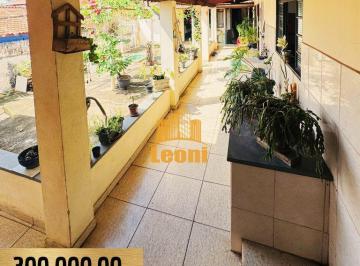 nl3qmfm2odexngnlmdu2m2q5_md · Casa 2 quartos incluso um comércio, toda avarandada com grande quintal