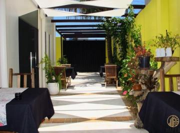 Casa · 243m² · 1 Quarto · 2 Vagas · Vende-se Ponto Comercial / Terreno no Centro de Navegantes/SC