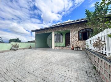 Casa · 243m² · 4 Quartos · 2 Vagas · Sobrado com 4 Dormitórios em Terreno de 450m² – Petrópolis, Joinville