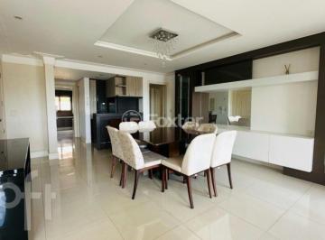 9047c3bf · Apartamento, 3 dormitórios, 155 m², em Centro