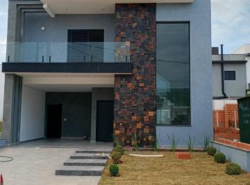 Casa · 130m² · 3 Quartos · 2 Vagas · Casa com Piscina em Condomínio