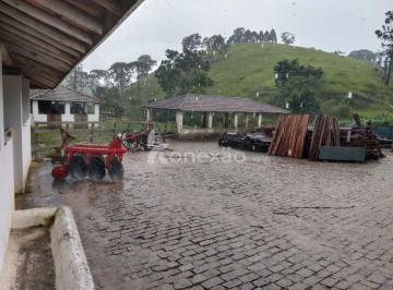 Rural · 100m² · 5 Quartos · Fazenda de 84,700 hectares com casa colonial e cachoeira em Lagoinha/SP.