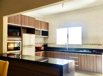 Casa · 128m² · 3 Quartos · 2 Vagas · Excelente Sobrado no Bosque dos Ipes - 3 Dormitorios sendo 1 suite com hidro. no Bairro Bosque dos I