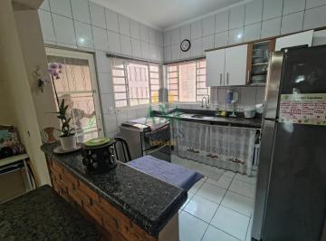Casa · 2 Quartos · Imóvel na Vila Santana bairro tradicional de Sorocaba