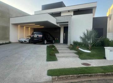 Casa · 3 Quartos · Casa com 03 suítes em Condomínio