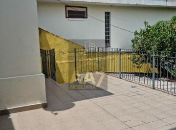 Casa · 80m² · 2 Quartos · 2 Vagas · TERRENO BOM PARA CONSTRUTOR