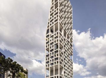 Apartamento · 212m² · 3 Quartos · 4 Vagas · Última chance de morar neste ícone do Skyline curitibano!