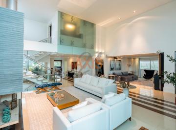 Casa · 476m² · 3 Quartos · 4 Vagas · Casa deslumbrante em condomínio clube