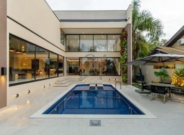 Casa · 807m² · 4 Quartos · 6 Vagas · Casa em condomínio de 4 suítes com piscina aquecid
