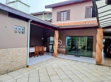 028d06596bd27f630d8a6d9139ba26974d7e51a4 · Casa com 4 quartos sendo 2 suítes à venda, 255m² por R$ 850.000,00 - Residencial São Paulo - Jacareí