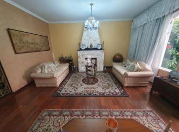 Casa · 290m² · 3 Quartos · 5 Vagas · Sobrado em região nobre do bairro do Tatuapé com 290m², 3 quartos, 5 vagas, quintal e churrasqueira.