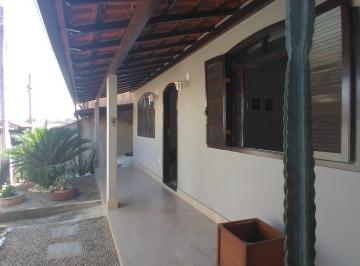 Casa · 360m² · 3 Quartos · 1 Vaga · Ótima residência linear em rua sem saída.
