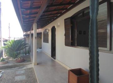 Casa · 160m² · 3 Quartos · 1 Vaga · Ótima residência linear em rua sem saída.