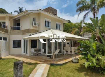 Casa · 300m² · 5 Quartos · 3 Vagas · Casa frente mar á venda em Governador Celso Ramos/SC