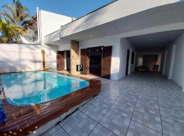 24372883_4.jpg · Casa com 04 quartos com piscina em Canoas